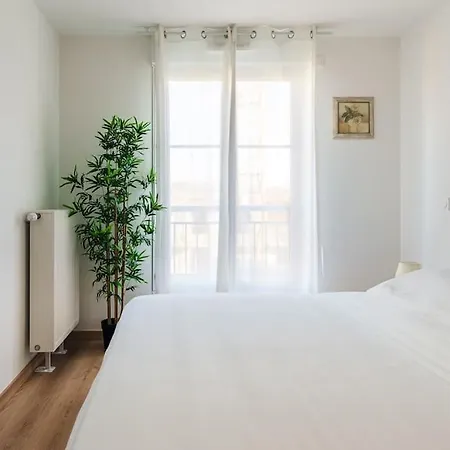 Chic & Calme Proche Disneyland Apartment